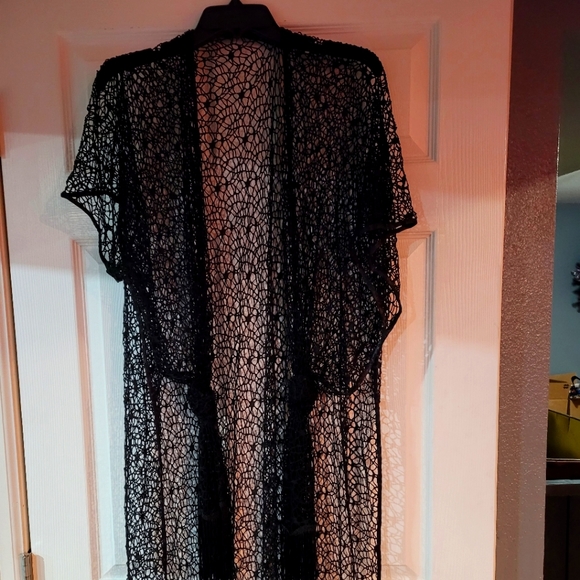 Very Classy Black Shaw with tassels at bottom.  Never worn. - Picture 1 of 1